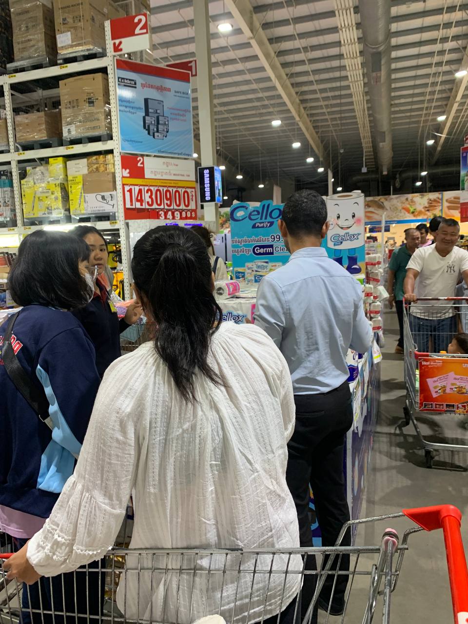 Year-end sales promotions for BJC products led by Da Houg Heng at Makro